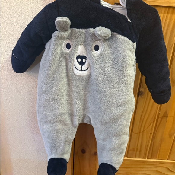 Quiltex Other - Quiltex Bear-Themed One Piece - Black and Gray